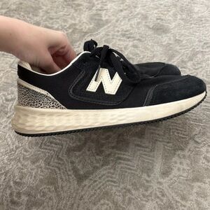 New Balance tennis shoes